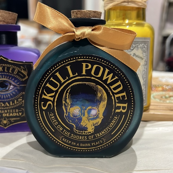 Spooks and Spells Glass Skull Powder Bottle - Picture 2 of 5